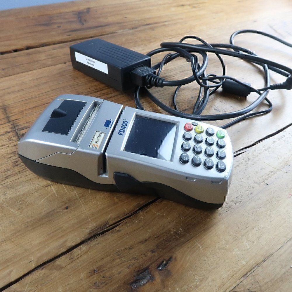 FIRST DATA FD400 CREDIT/DEBIT CARD READER PROCESSING MACHINE